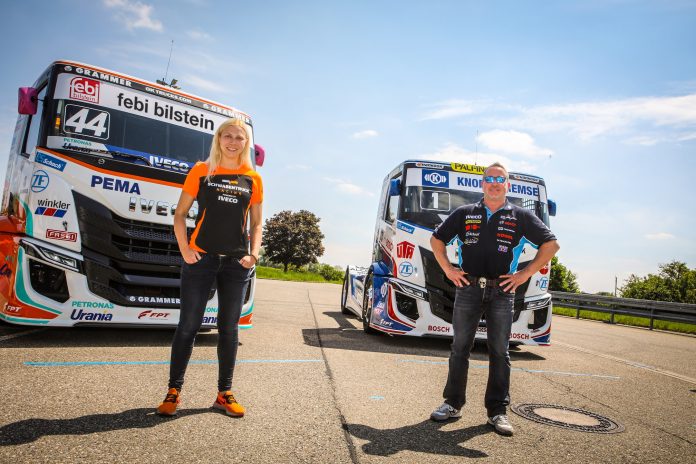 Steffi Halm und Jochen Hahn vor ihren neuen Trucks.